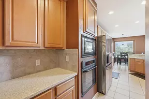 2812 Tranquilo Dr, Grand Prairie, TX 75054 - Photo 6