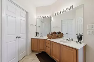 2812 Tranquilo Dr, Grand Prairie, TX 75054 - Photo 16