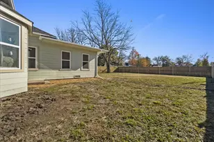2121 Park St, Greenville, TX 75401 - Photo 24