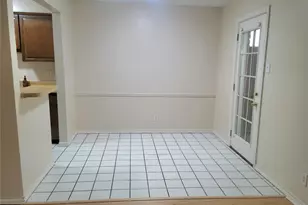 1185 Roaring Springs Rd, Fort Worth, TX 76114 - Photo 4