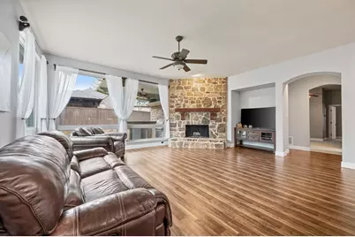 1808 Lakes Edge Boulevard, Mansfield, TX 76063 - Photo 14