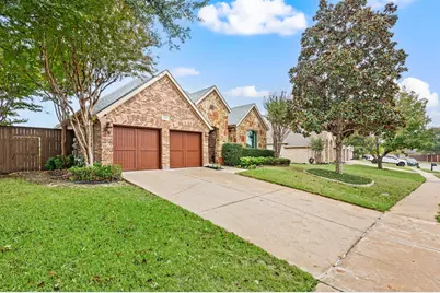 1808 Lakes Edge Boulevard, Mansfield, TX 76063 - Photo 2