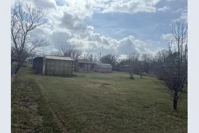 111 Lamar Street, Graham, TX 76450 - Photo 22