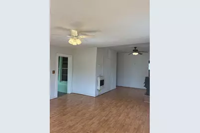 111 Lamar Street, Graham, TX 76450 - Photo 2