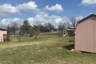 111 Lamar St, Graham, TX 76450 - Photo 24