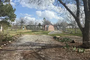 111 Lamar St, Graham, TX 76450 - Photo 2