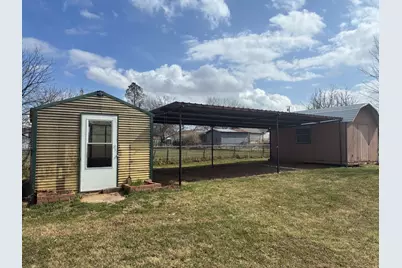 111 Lamar Street, Graham, TX 76450 - Photo 22