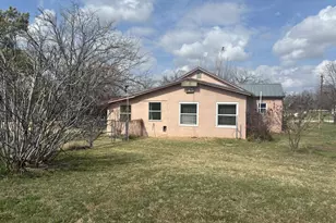 111 Lamar St, Graham, TX 76450 - Photo 26