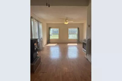111 Lamar Street, Graham, TX 76450 - Photo 6