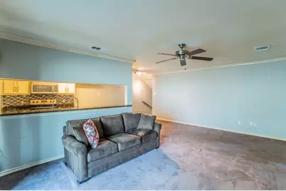 526 E Avenue J #C, Grand Prairie, TX 75050 - Photo 4