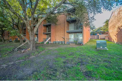 526 E Avenue J #C, Grand Prairie, TX 75050 - Photo 14