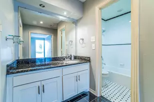 526 E Avenue J, Grand Prairie, TX 75050 - Photo 12