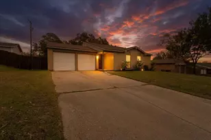 5615 Espanola Dr, Arlington, TX 76017 - Photo 2