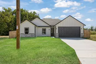 2411 Mercedes, Granbury, TX 76048 - Photo 2