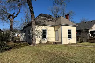 917 W Sears St, Denison, TX 75020 - Photo 2