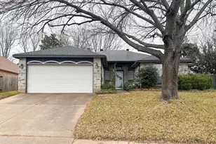 6202 Sandstone Dr, Arlington, TX 76001 - Photo 2