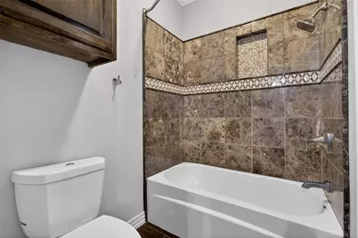 306 Garden Court, Springtown, TX 76082 - Photo 32