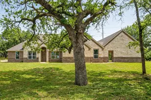 306 Garden Ct, Springtown, TX 76082 - Photo 1
