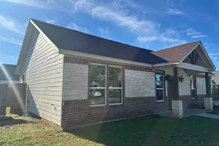 2405 Creek Dr, Granbury, TX 76048 - Photo 12