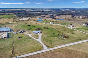 12880 N County Line, Ponder, TX 76259 - Photo 32