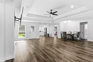 240 Wesley Dr, DeSoto, TX 75115 - Photo 4