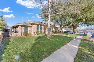 413 Blue Jay Ct, Bedford, TX 76021 - Photo 6