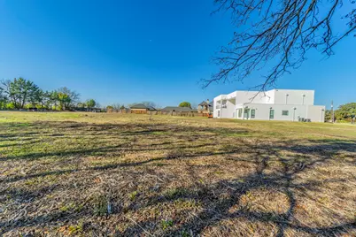 1124 W Pleasant Run Road, DeSoto, TX 75115 - Photo 4
