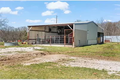 1641 E Henderson Street, Cleburne, TX 76031 - Photo 4