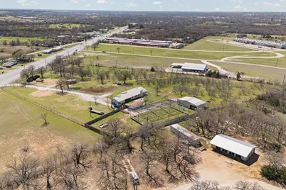 1641 E Henderson Street, Cleburne, TX 76031 - Photo 38