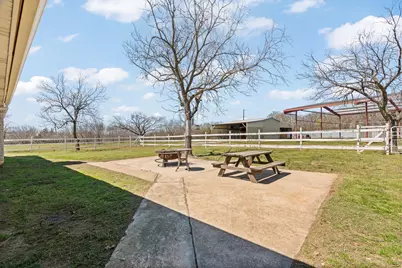 1641 E Henderson Street, Cleburne, TX 76031 - Photo 8