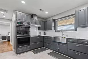 1641 E Henderson St, Cleburne, TX 76031 - Photo 22