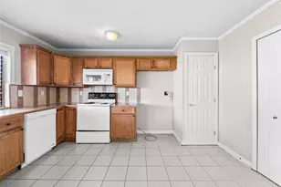 8817 Vernon Dr, Rowlett, TX 75088 - Photo 10