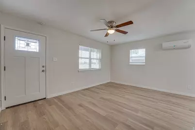 308 Avenue E, Ennis, TX 75119 - Photo 6