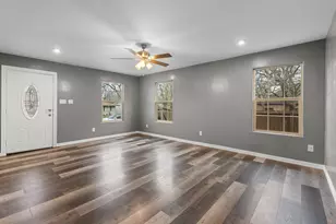 506 Orchard St, Bowie, TX 76230 - Photo 6