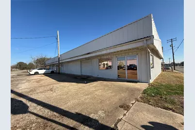 110 N Walnut Street, Blossom, TX 75416 - Photo 2