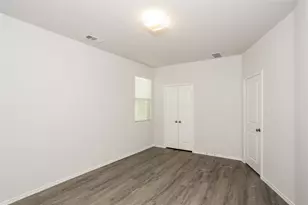 5512 Willamette Dr, Fort Worth, TX 76119 - Photo 4