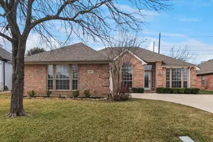 9333 Vista Cir, Irving, TX 75063 - Photo 2