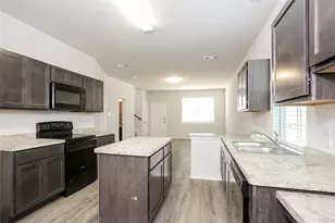 5525 Shore Point Trl, Fort Worth, TX 76119 - Photo 1