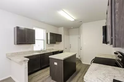 5525 Shore Point Trail, Fort Worth, TX 76119 - Photo 2