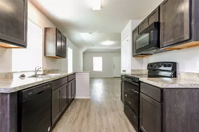 5508 Shore Point Trail, Fort Worth, TX 76119 - Photo 4