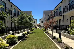 128 Gdn Ct W, Arlington, TX 76013 - Photo 18