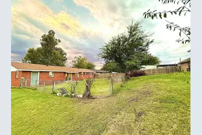 200 Arden Street, Bowie, TX 76230 - Photo 30