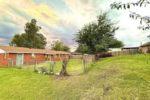 200 Arden St, Bowie, TX 76230 - Photo 30
