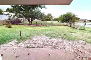 200 Arden St, Bowie, TX 76230 - Photo 28