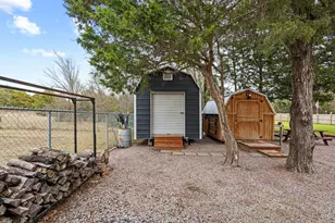 988 County Rd, Gordonville, TX 76245 - Photo 8