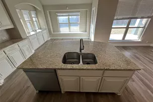 1965 Silverleaf Dr, Glenn Heights, TX 75154 - Photo 2