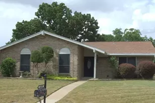 1255 Valencia Ln, Lewisville, TX 75067 - Photo 1