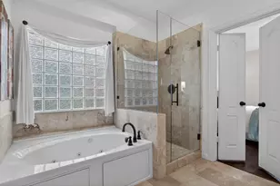 8615 Oak Valley Ct, Irving, TX 75063 - Photo 20