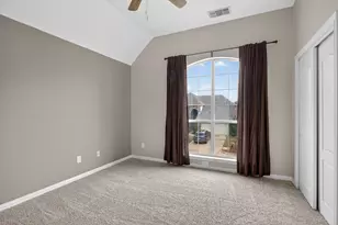 8615 Oak Valley Ct, Irving, TX 75063 - Photo 28