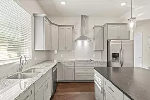 5852 Tory Dr, Grand Prairie, TX 75052 - Photo 10